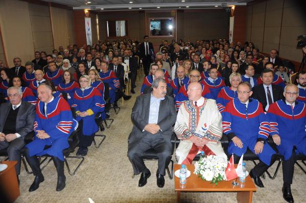 Gaziantep'te tıp öğrencileri beyaz önlük giydi