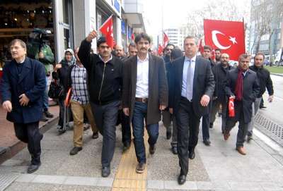 İzmir'deki yasadışı dinleme operasyonunda gözaltındaki 17 kişinin ifadesi alınıyor (2)