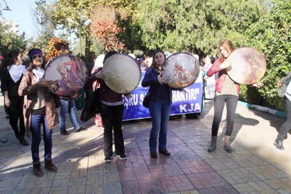 Şanlıurfa’da kadınlardan şeddeti protesto yürüyüşü