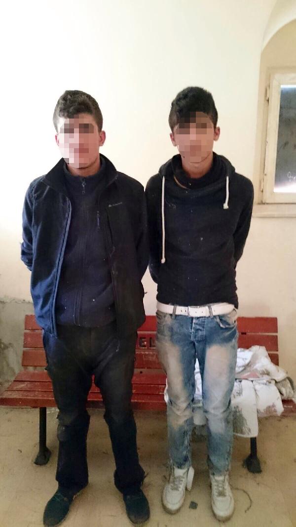 Fatih'te 2 çocuk, 7 el yapımı bomba ve 5 litre benzinle yakalandı