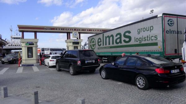 Çanakkale'de deniz ulaşımı felç oldu