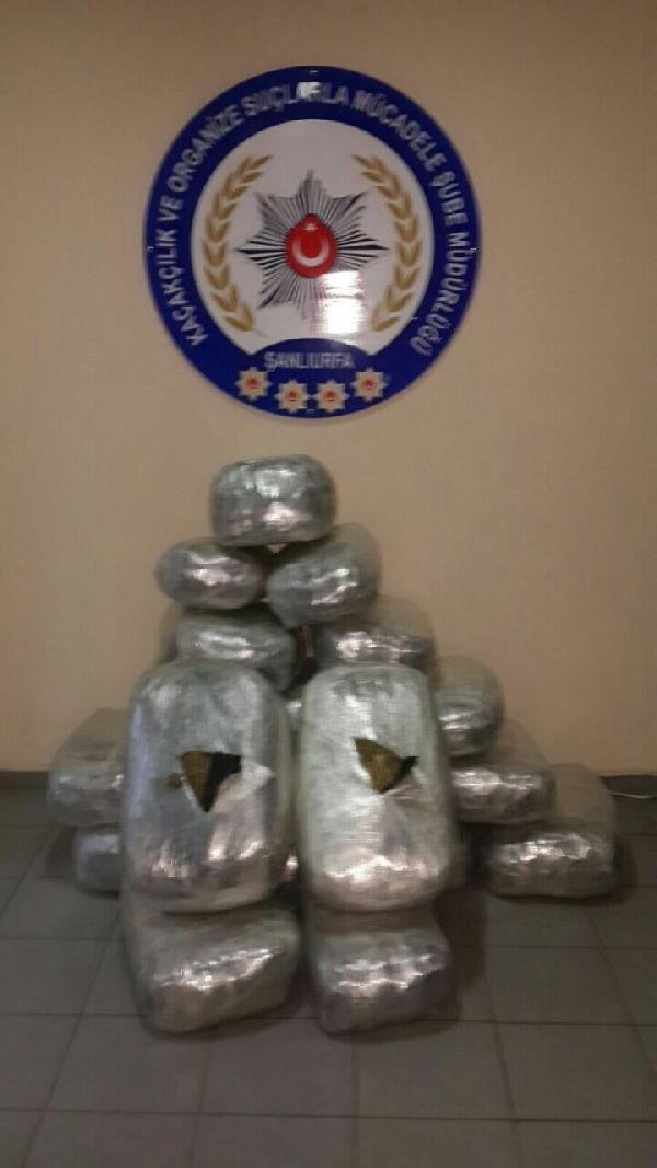Şanlıurfa’da otomobilde 150 kilo esrar ele geçti