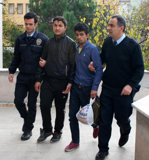 Yediemin otoparkından motosiklet çalan 2 kişi tutuklandı