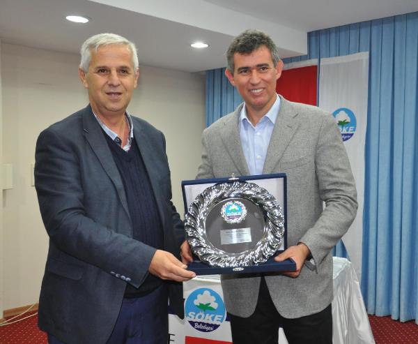 TBB Başkanı Feyzioğlu, Söke'de 'Çıkış Yolu' kitabını imzaladı