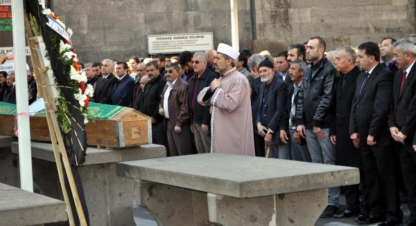 Saha komiserine hazin tören