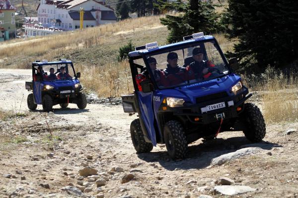 Uludağ'daki jandarmaya yüzde 60’lık dik rampaya tırmanabilen araç gönderildi