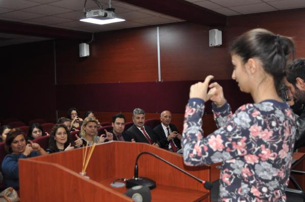 Eskişehir'de sağlık çalışanlarına işaret dili eğitimi