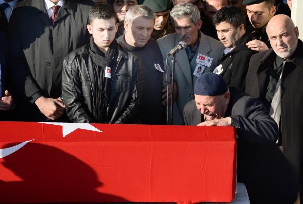 Şehit olan komiser yardımcısı Başkent'te son yolculuğuna uğurlandı