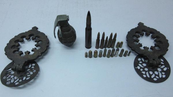Evinde mermi ve el bombası bulunan şüpheli serbest bırakıldı