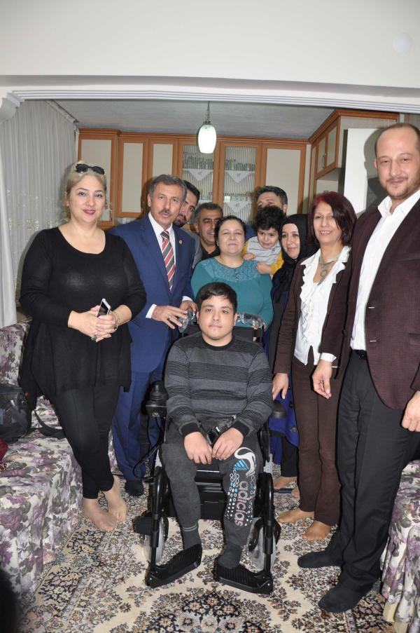 Engelli genci sevindiren hediye