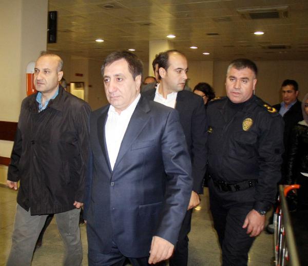 Siverek'te kaymakamı hedef alan terörist saldırısında 1 polis şehit oldu, 1 polis yaralandı (4)