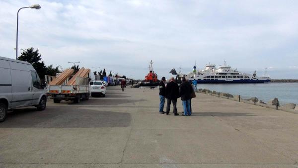 Çanakkale'de feribotta makine arızası (2)