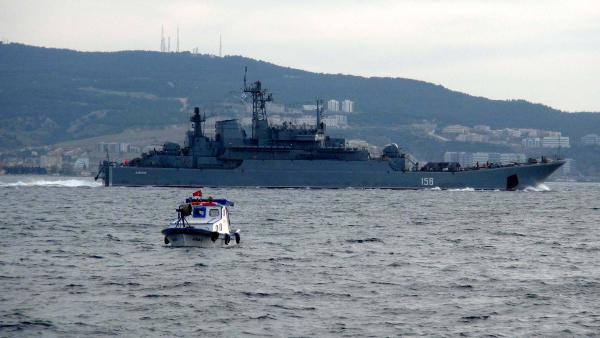 Rus Savaş gemisi sıcak bölgeye iniyor