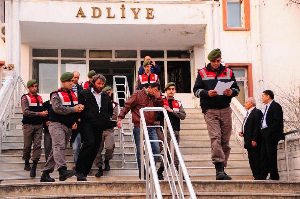 Tümülüste define arayan 5 kişi tutuklandı