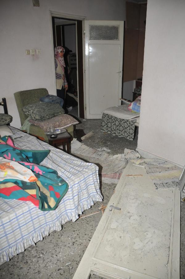 Adana'da polis merkezine teröristlerin bombalı araçlı saldırısı son anda önlendi (2)