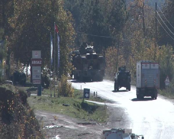 Suriye sınırında uçak düştü (8)