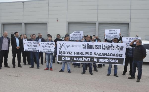 İşten çıkarılan kargo çalışanları eylem yaptı