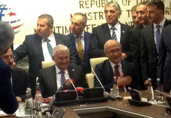 Binali Yıldırım, koltuğu devraldı