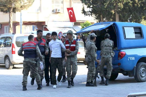 Suriye'den gelirken yakalanan 2 PKK'lı tutuklandı