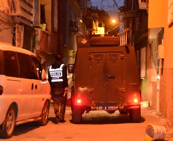 Bomba yüklü aracı bırakan teröristleri bulmak için şafak operasyonu: 20 gözaltı