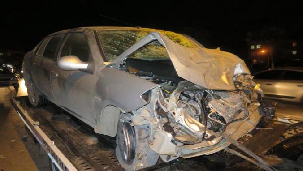 Minibüs ile otomobil çarpıştı: 1 ölü, 1 yaralı