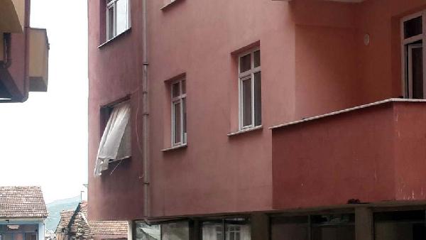 Reşadiye'de elektrikli termosifon patladı, evin duvarı yıkıldı