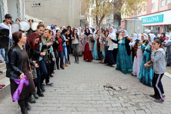 Tunceli ve Şırnak'ta kadınlar, şiddete karşı yürüdü