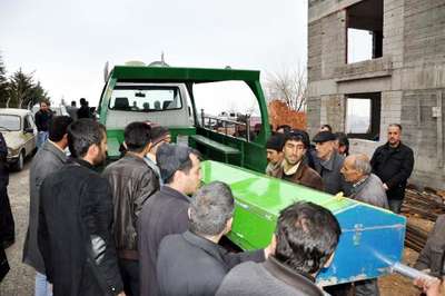 İnşaat işçisi 5'inci kattan düşerek öldü