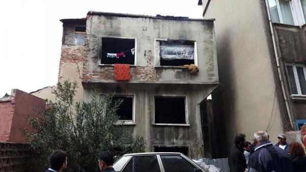 Metruk bina ve dehlizlerde yaşayan 167 Suriyeli Kızılay kampına götürüldü