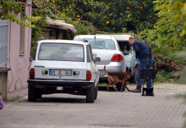 Adana'da bombalı araç alarmı (2)- Yeniden