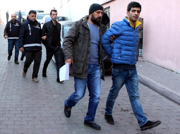 Altın sahtekarları yakalandı