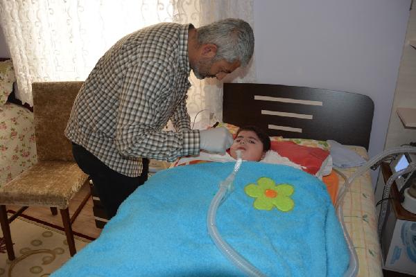 4 yaşındaki Muhammet'in hayatı yurt dışından gelecek aşıya bağlı