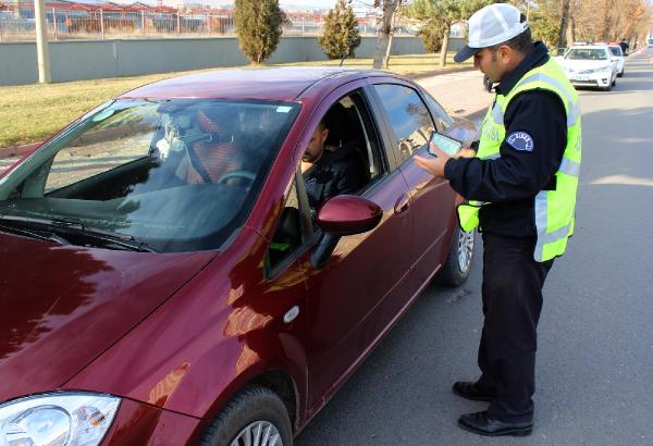 Sivas'ta kış lastiği denetimi