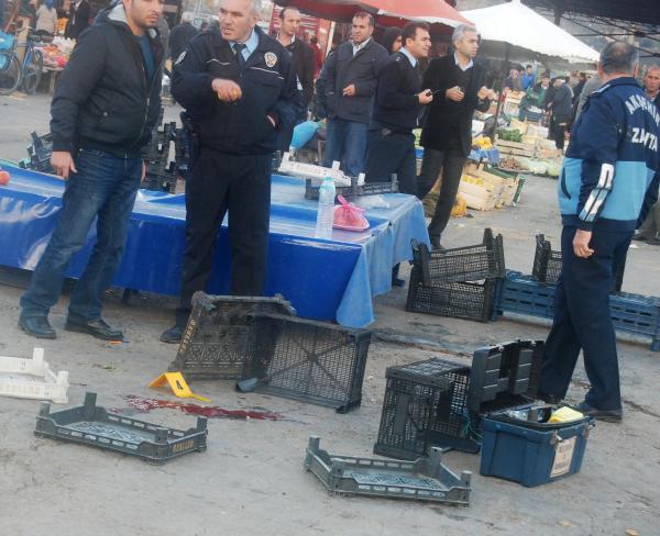 Semt pazarında silahlı kavga: 1'i çocuk 4 yaralı
