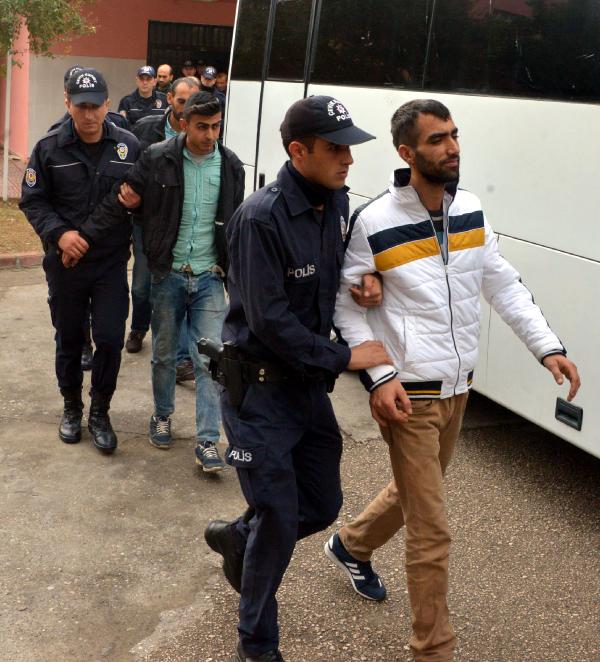 Adana'da bombalı saldırı girişimiyle ilgili 20 gözaltı