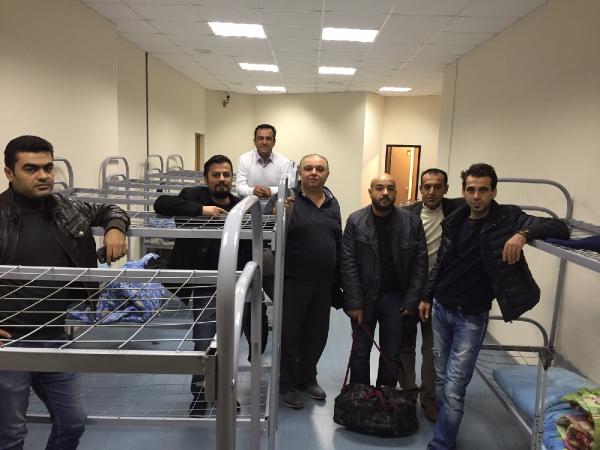 Türk yolcular Moskova Sheremetyevo Havalimanı'nda yapılan kötü muameleyi belgeledi