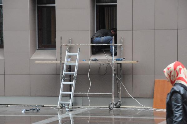 Bakırköy Adliyesi'ne 2,5 santimlik kurşun geçirmez cam takıldı