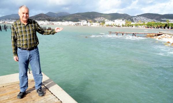 Bodrum'da kazıklı sahilin, yeniden ihaleye çıkarılmasına çevrecilerden tepki