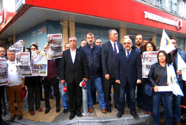 Can Dündar ve Erdem Gül'ün tutuklanmasına İzmir'den tepki