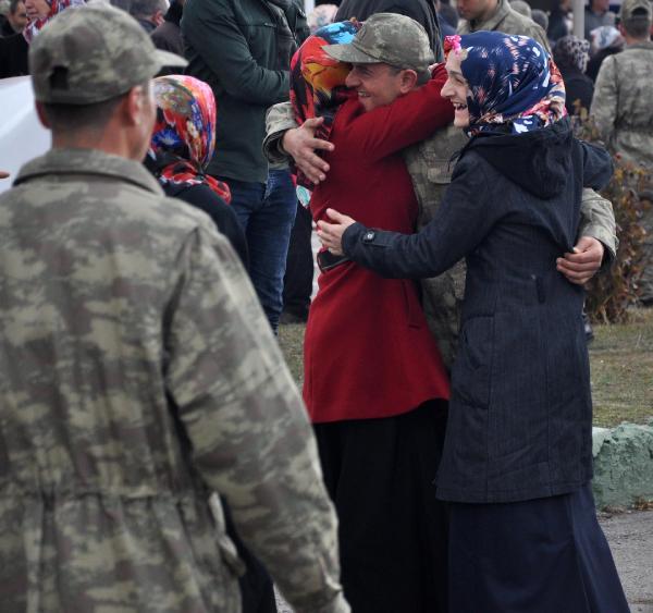Sivas'ta acemi erlerin yemin heyecanı yaşadı