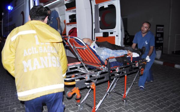 Yolcu otobüsüyle otomobil çarpıştı: 5 yaralı