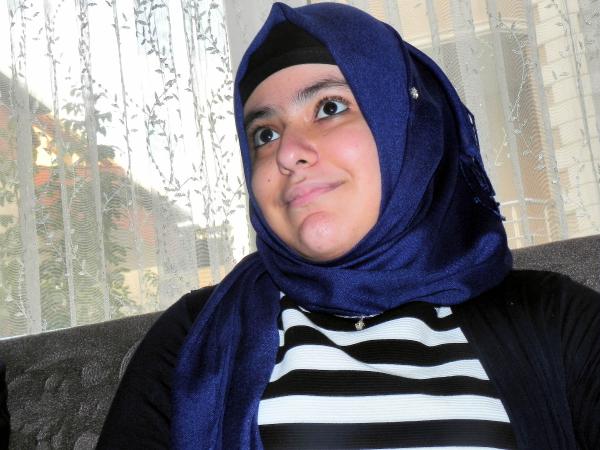 Okuma azmiyle ortaokulu bitiren yatağa mahkum Kader'e evde lise eğitimi