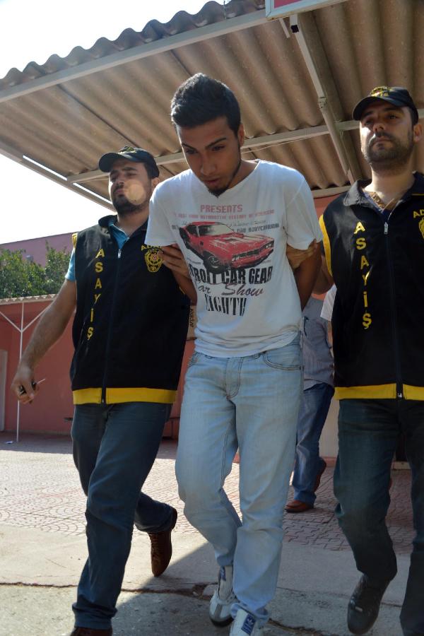 Para üstü getireceğini söyleyip taksicileri dolandırıyordu