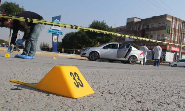 Otomobilleri durdurup yol ortasında çatıştılar: 2 yaralı