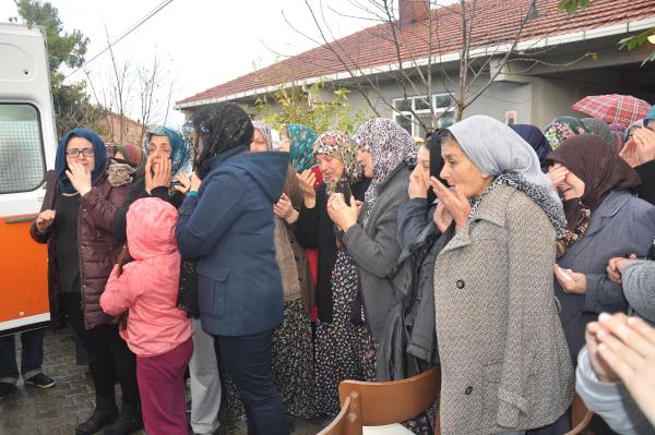 Sobadan zehirlenen gazi ve eşi gözyaşlarıyla toprağa verildi