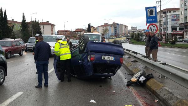 Derince'de düğün yolunda kaza: 2 yaralı