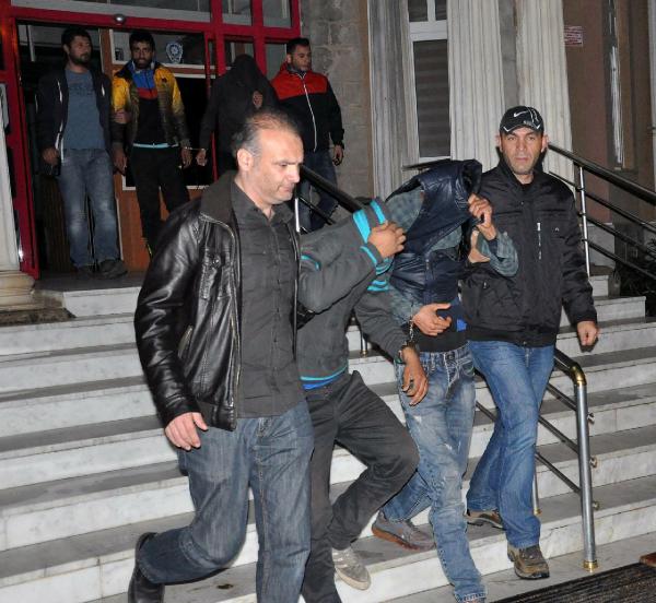 Didim'de tekne motoru hırsızlığına 4 tutuklama