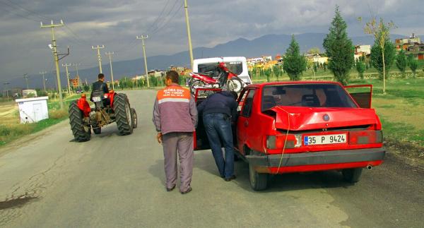 Çalıntı otomobildekiler kovalamaca sonucu yakalandı