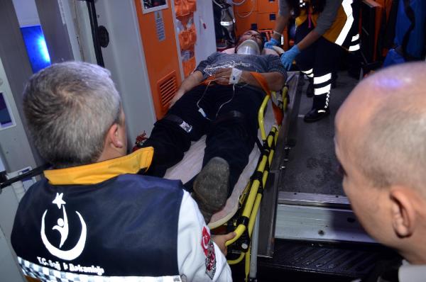 Geziden dönen tur midibüsü devrildi: 3'ü ağır 23 yaralı