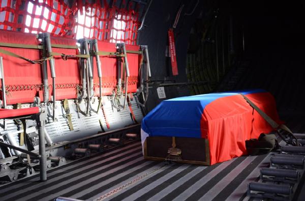 Rus pilotun cenazesi, Esenboğa'daN askeri törenle Moskova'ya gönderildi